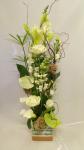 Composition hauteur blanche et verte avec anthuriums lys roses mufliers  - Boutique Vergez Tarnos